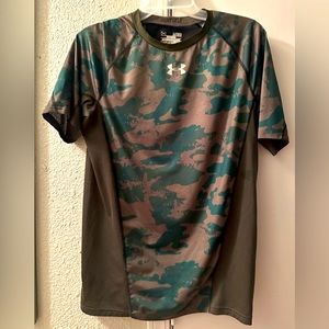 Under Armour Youth XL Camo Dry Fit Short Sleeved Shirt